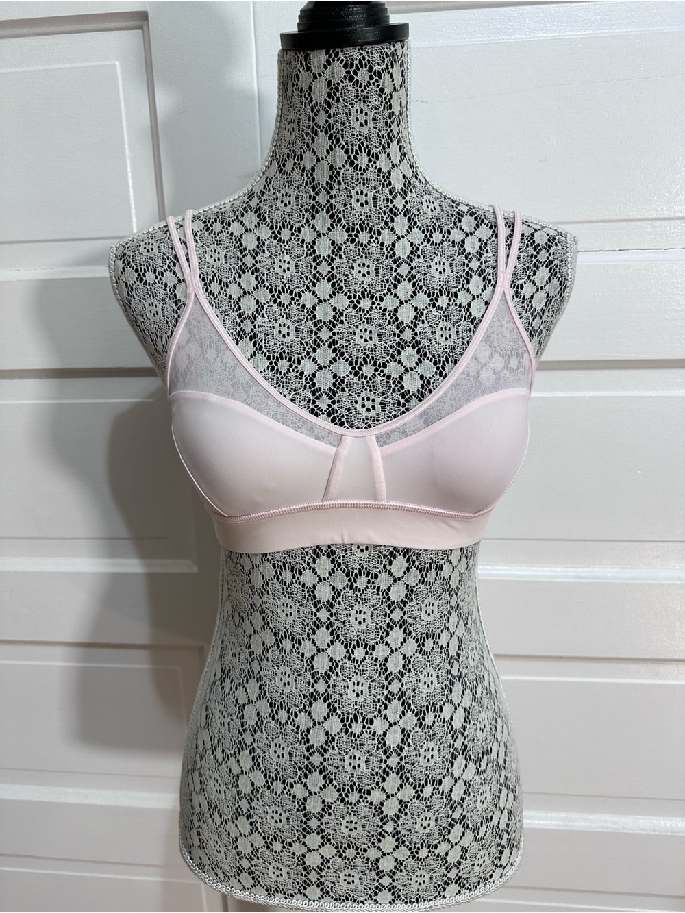 Lululemon Anew Bra Size 2 Strawberry Pink with Bra Cups $58